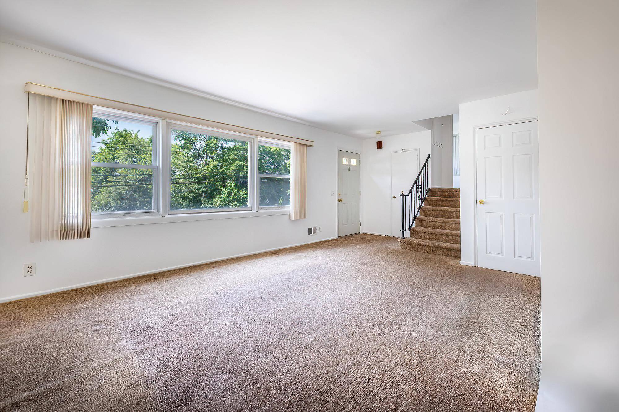 West Harrison, NY 10604,18 Gainsborg AVE