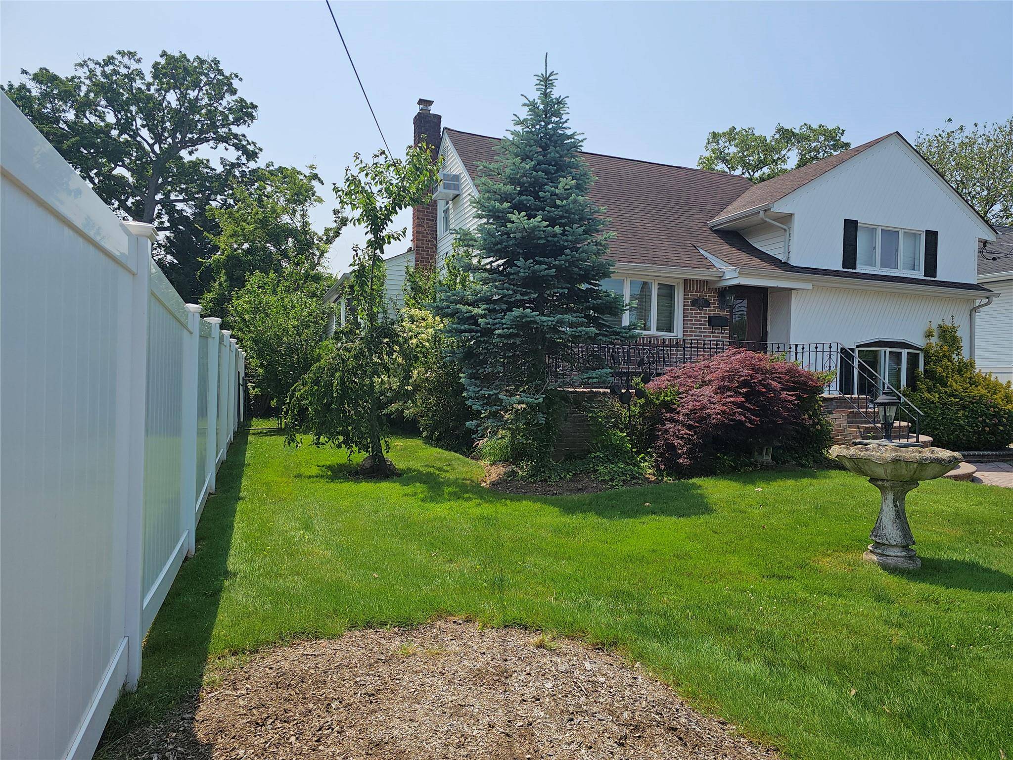 North Bellmore, NY 11710,1078 Barbara CT