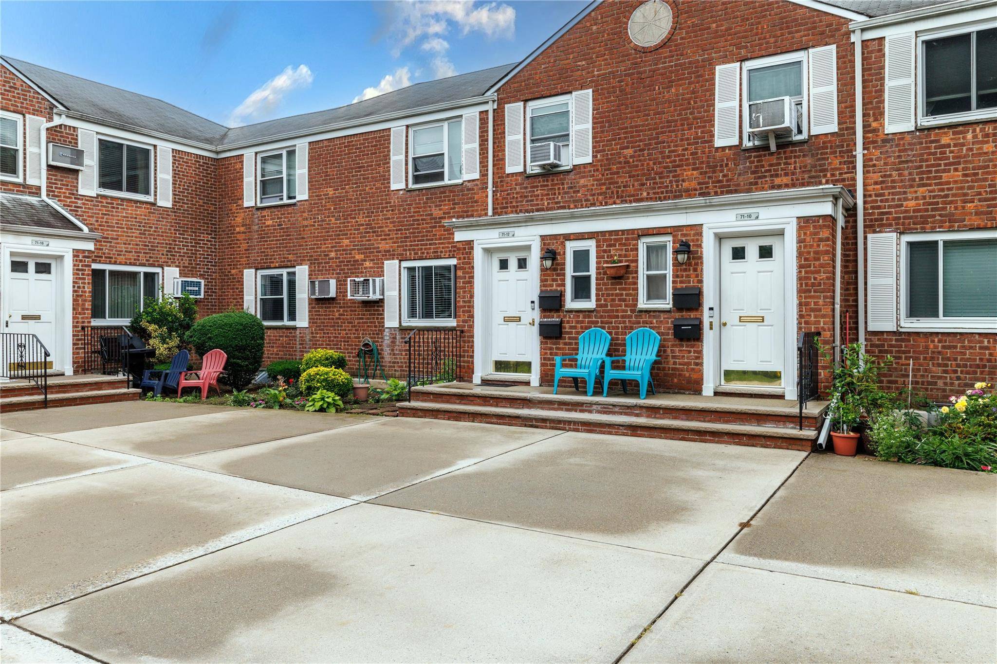Glen Oaks, NY 11004,71-12 260 ST #H    1st Floor