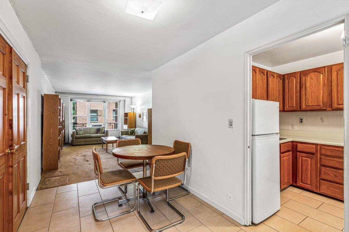 Jackson Heights, NY 11372,35-51 85th ST #2F