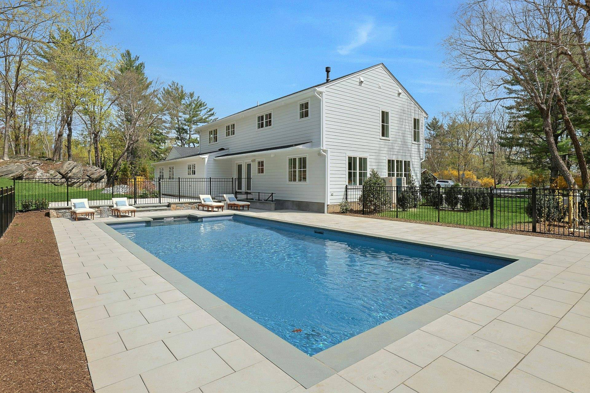Armonk, NY 10504,1 Devoe RD