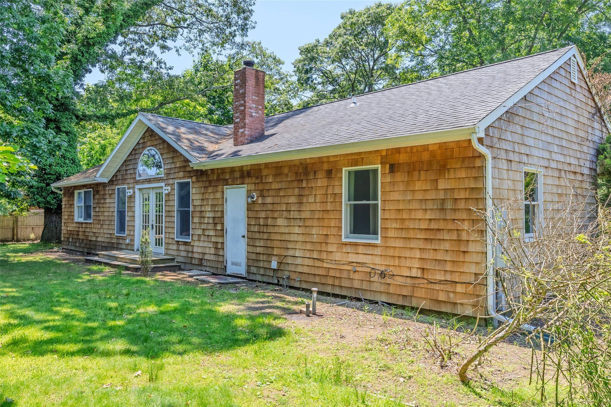Center Moriches, NY 11934,82A Union AVE