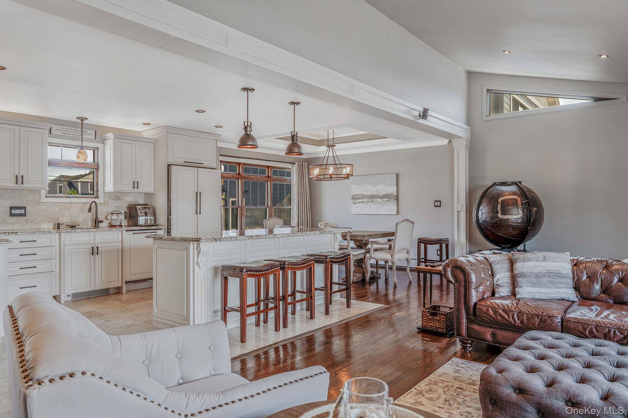 Babylon, NY 11702,33 Pershing AVE