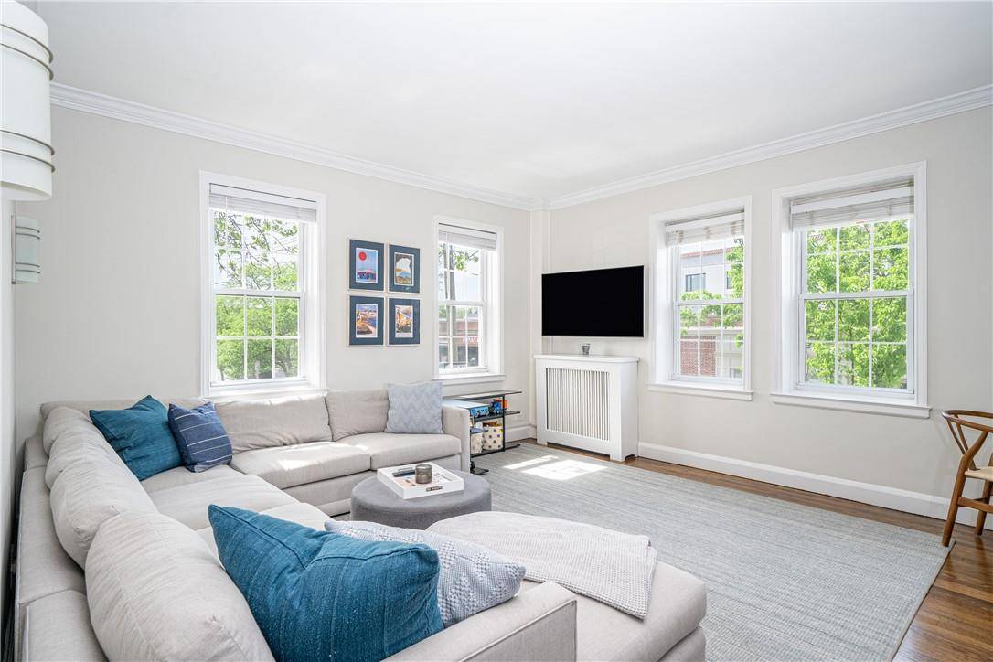 Bronxville, NY 10708,1 Cedar ST #2A