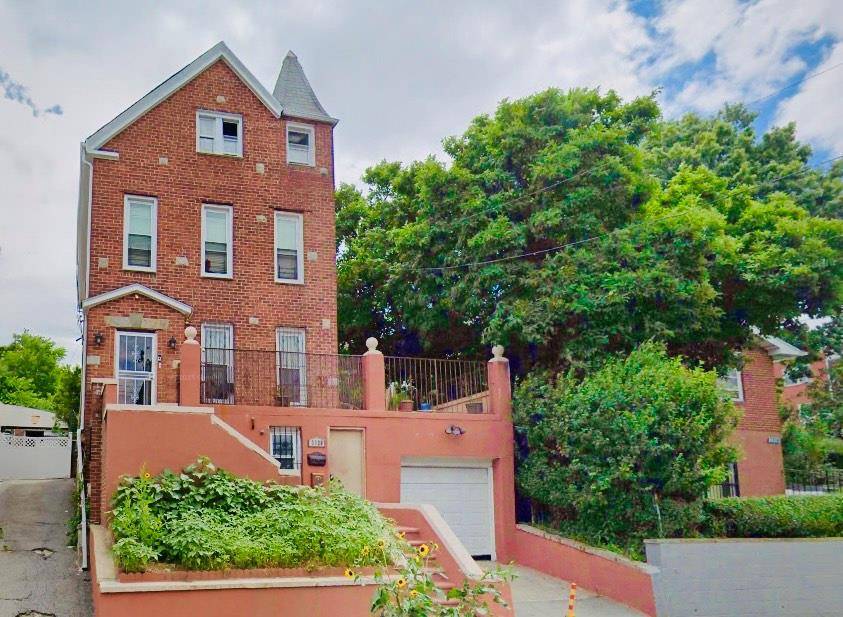 Bronx, NY 10467,3320 Barker AVE