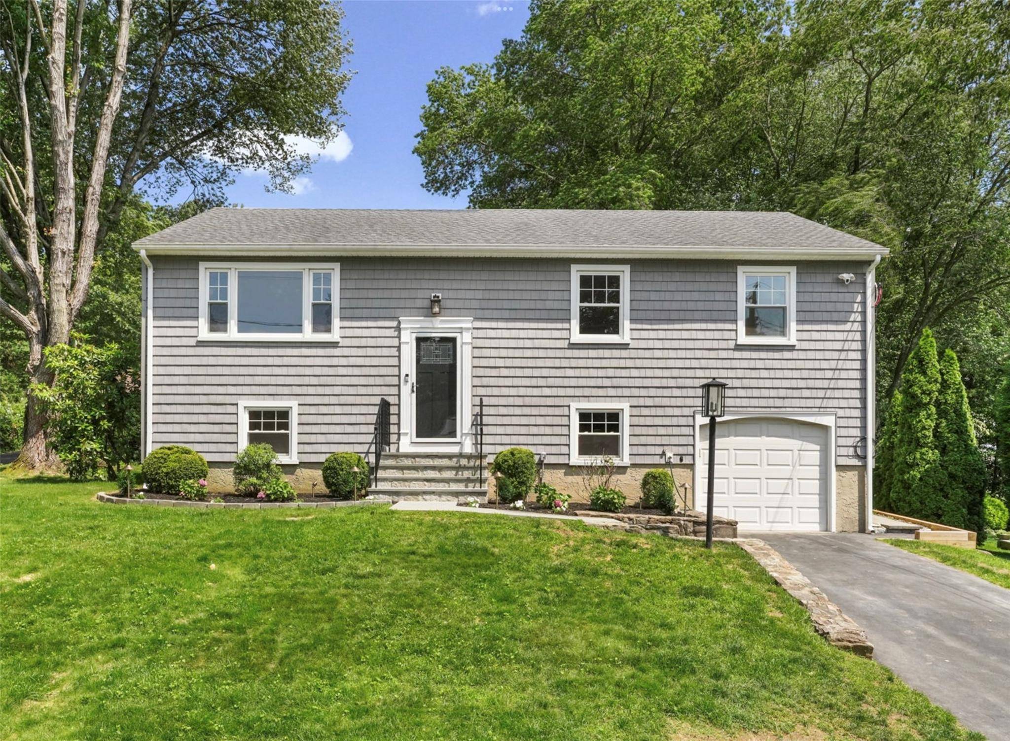 Call Listing Agent, CT 06831,33 Guilford LN