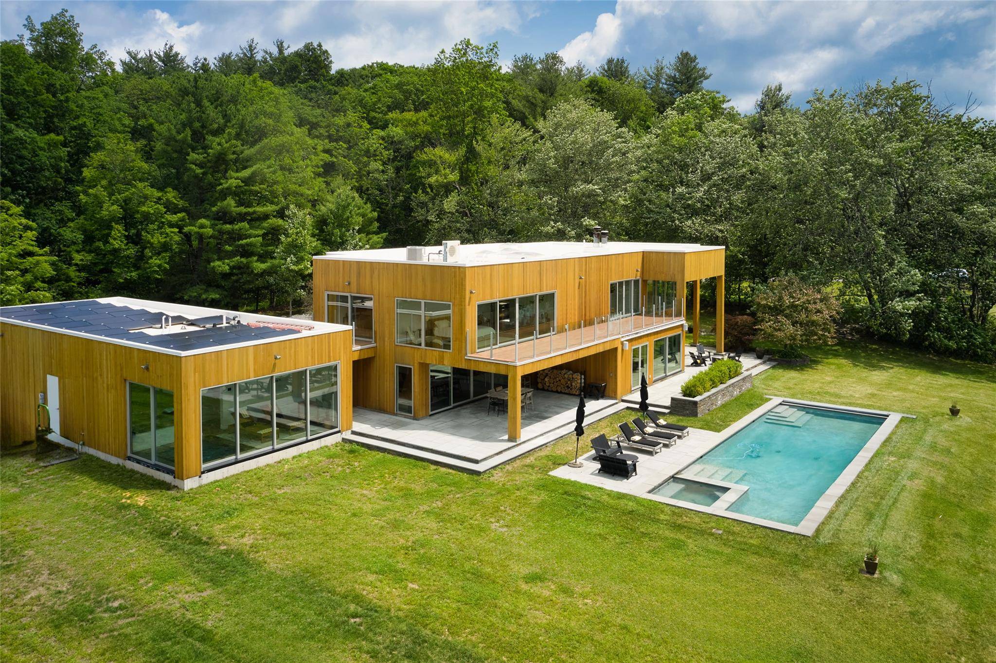 Chatham, NY 12136,33 Ford RD