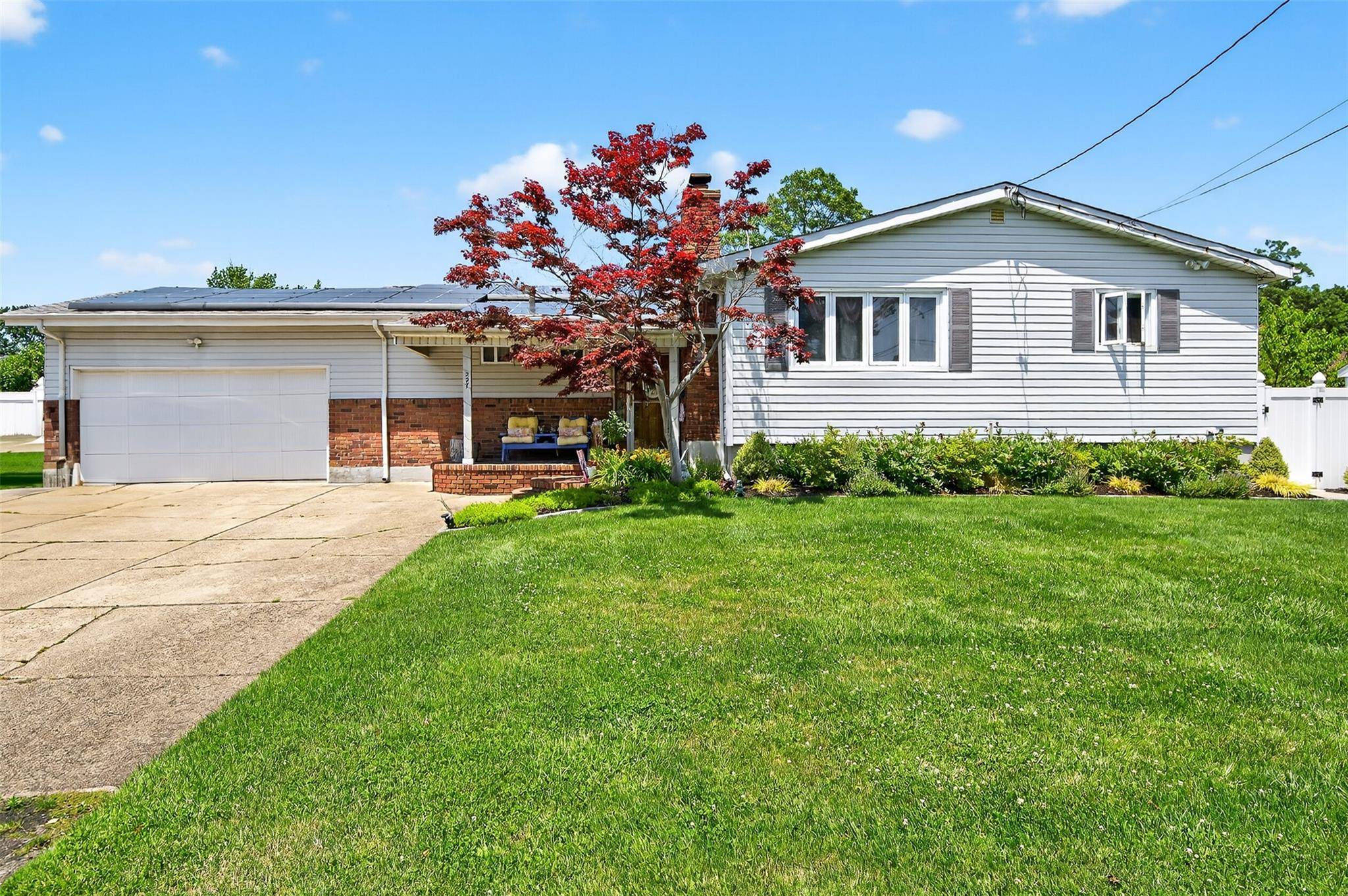West Babylon, NY 11704,227 Young ST