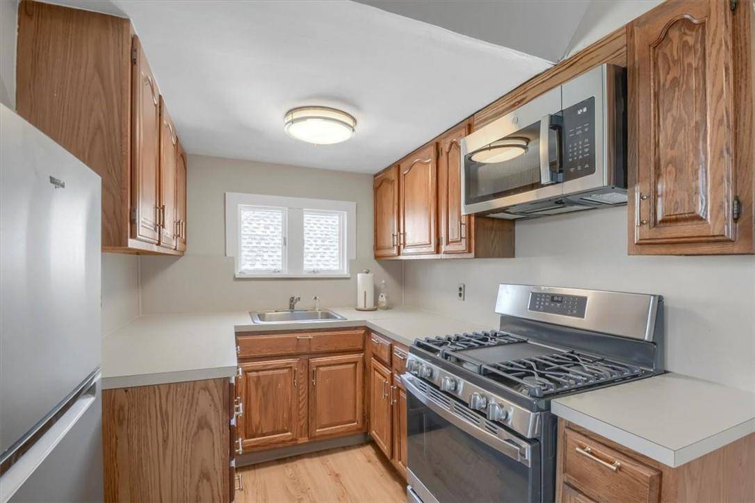 Bronxville, NY 10708,85 Parkway RD #3L