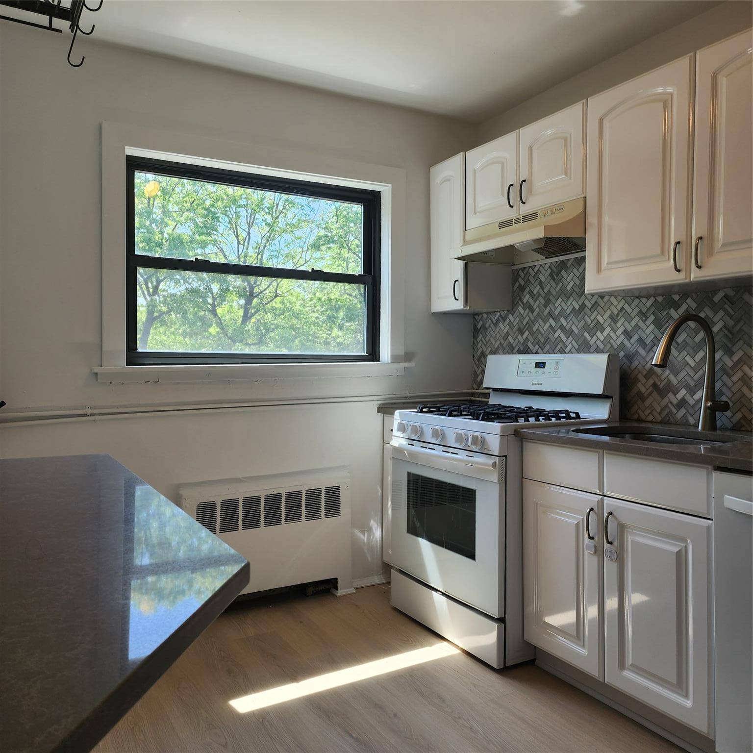 Oakland Gardens, NY 11364,75-05 217th Street #UPPER