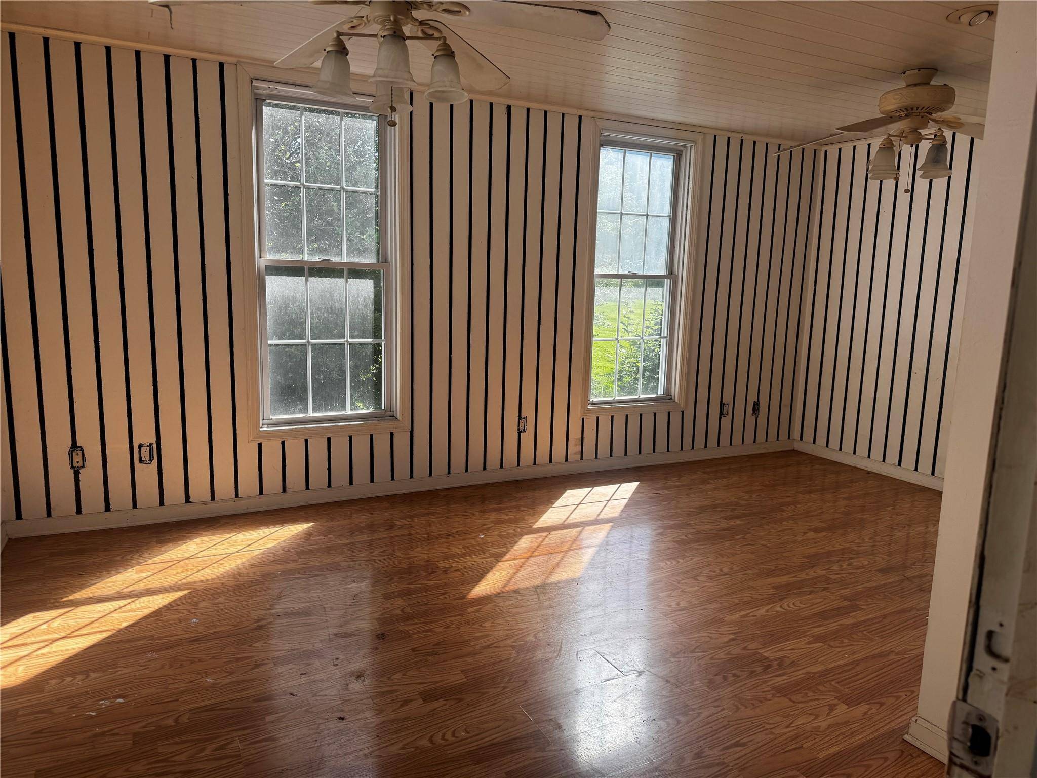 Saugerties, NY 12477,99 W Bridge ST