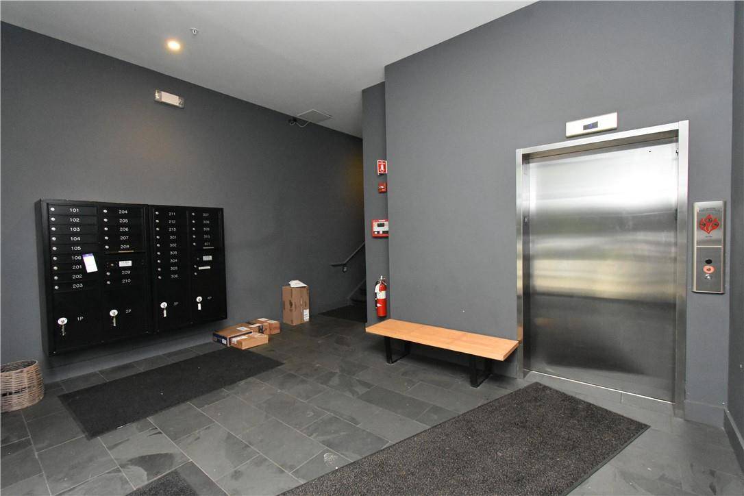 Beacon, NY 12508,35 Van Nydeck AVE #306