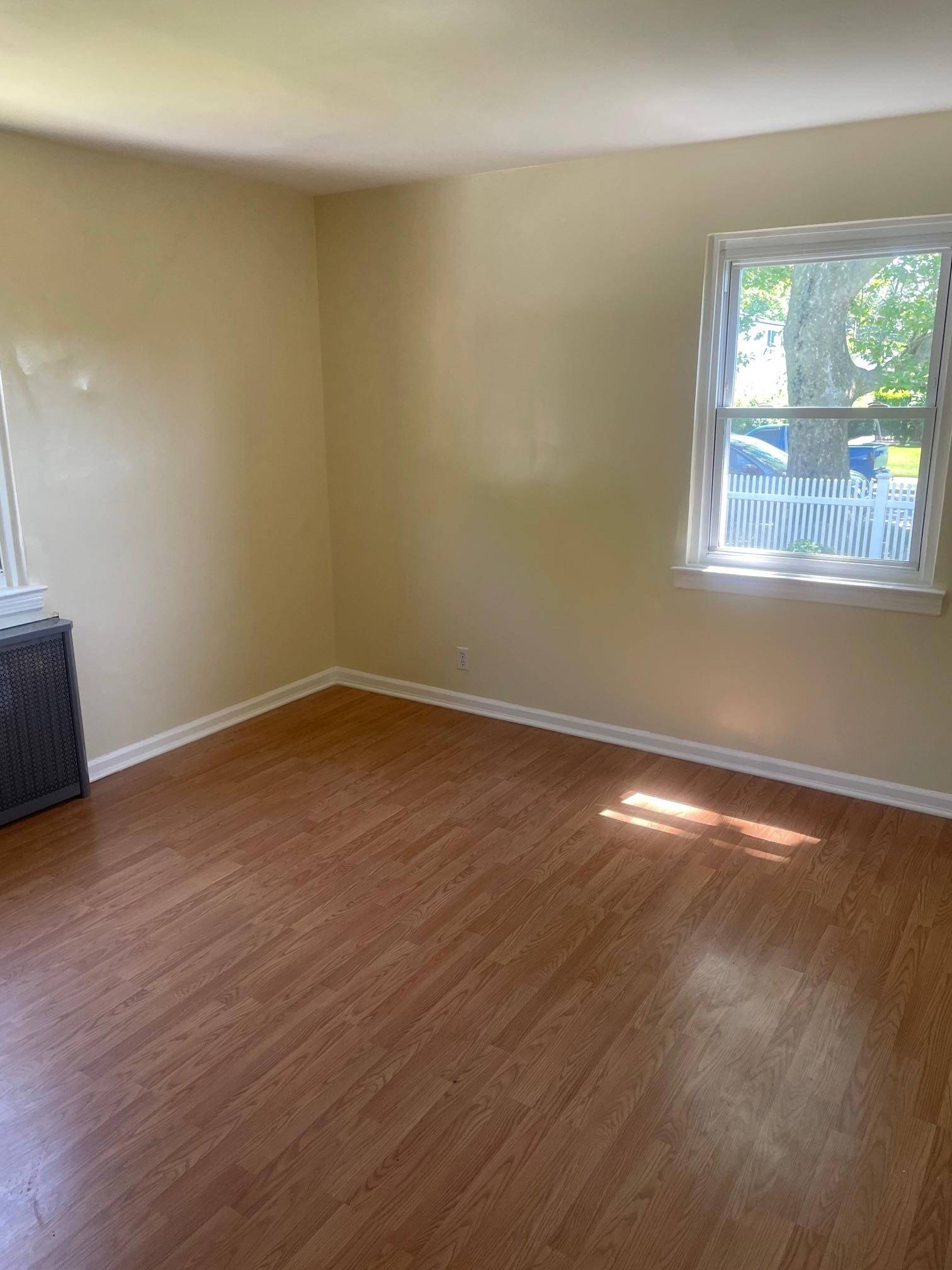 Valley Stream, NY 11580,64 Stuart AVE