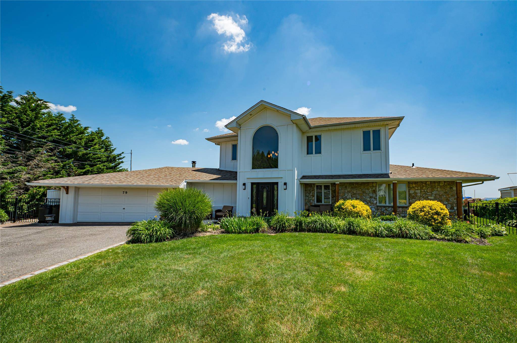 West Islip, NY 11795,79 Tahlulah LN