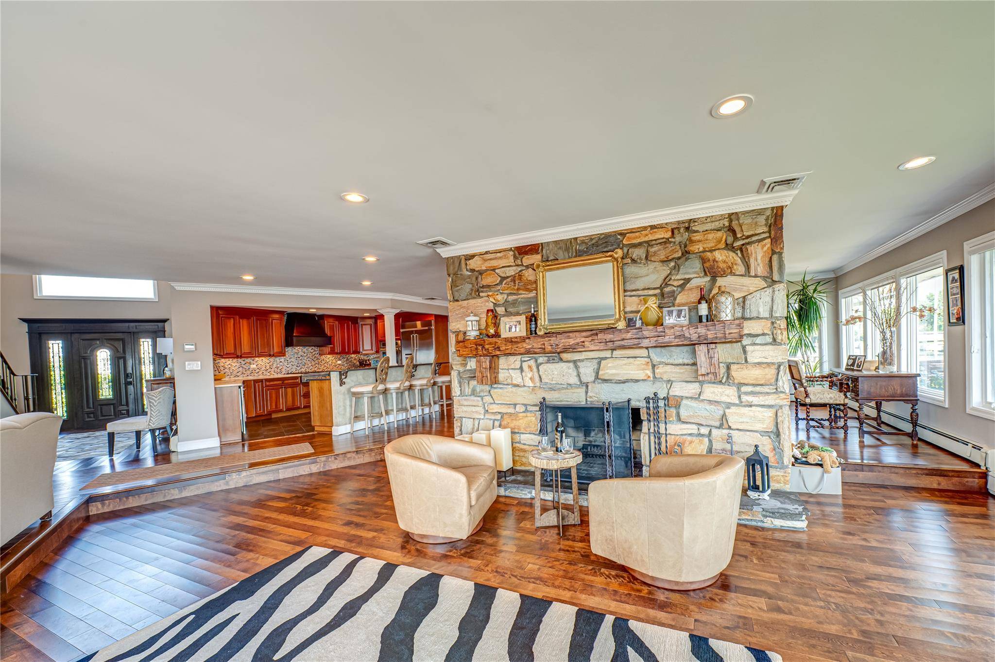 West Islip, NY 11795,79 Tahlulah LN