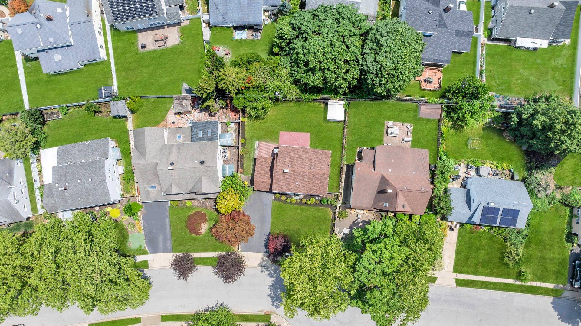 Hicksville, NY 11801,33 Beacon LN