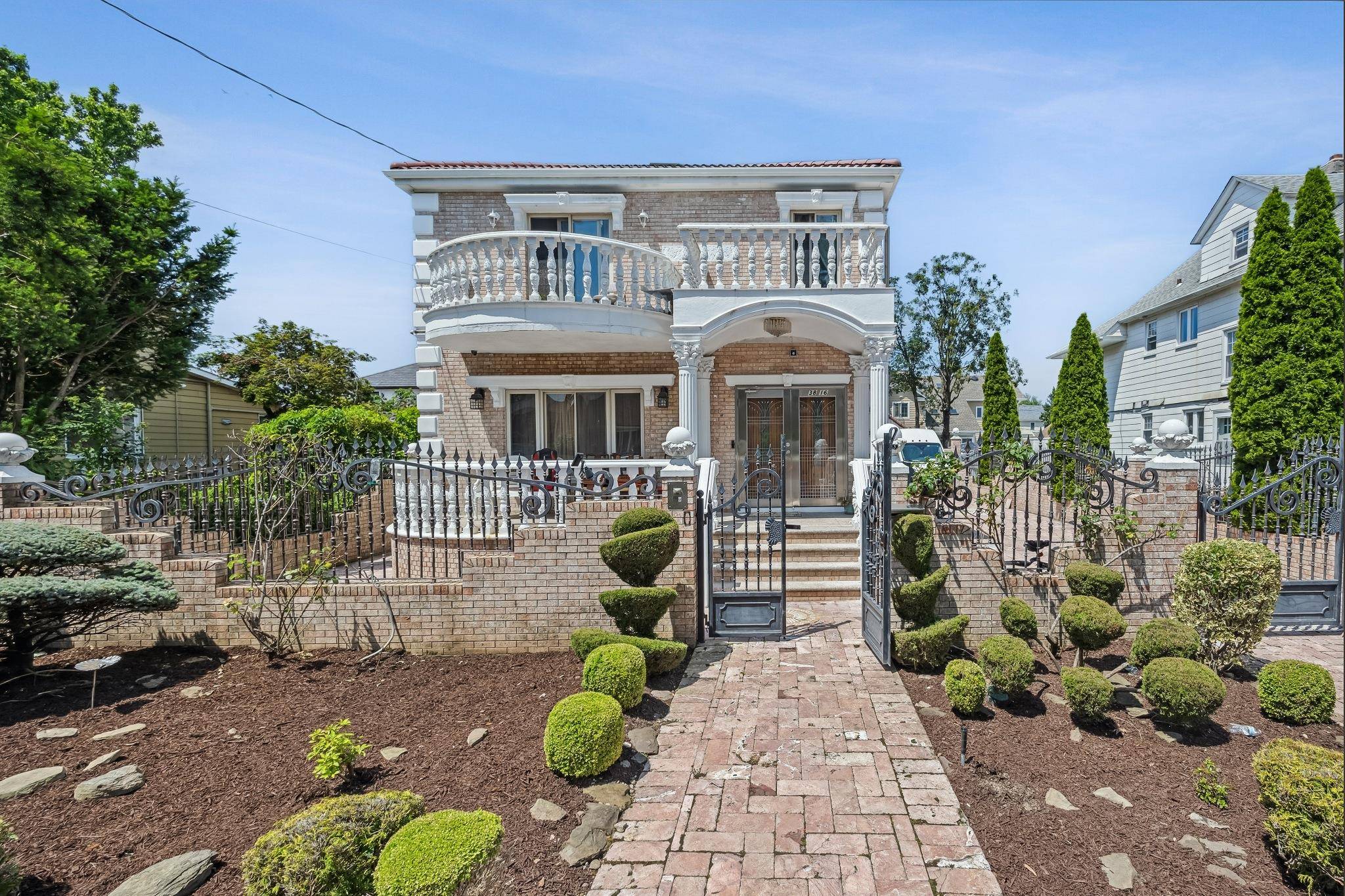 Bayside, NY 11361,38-16 220th ST
