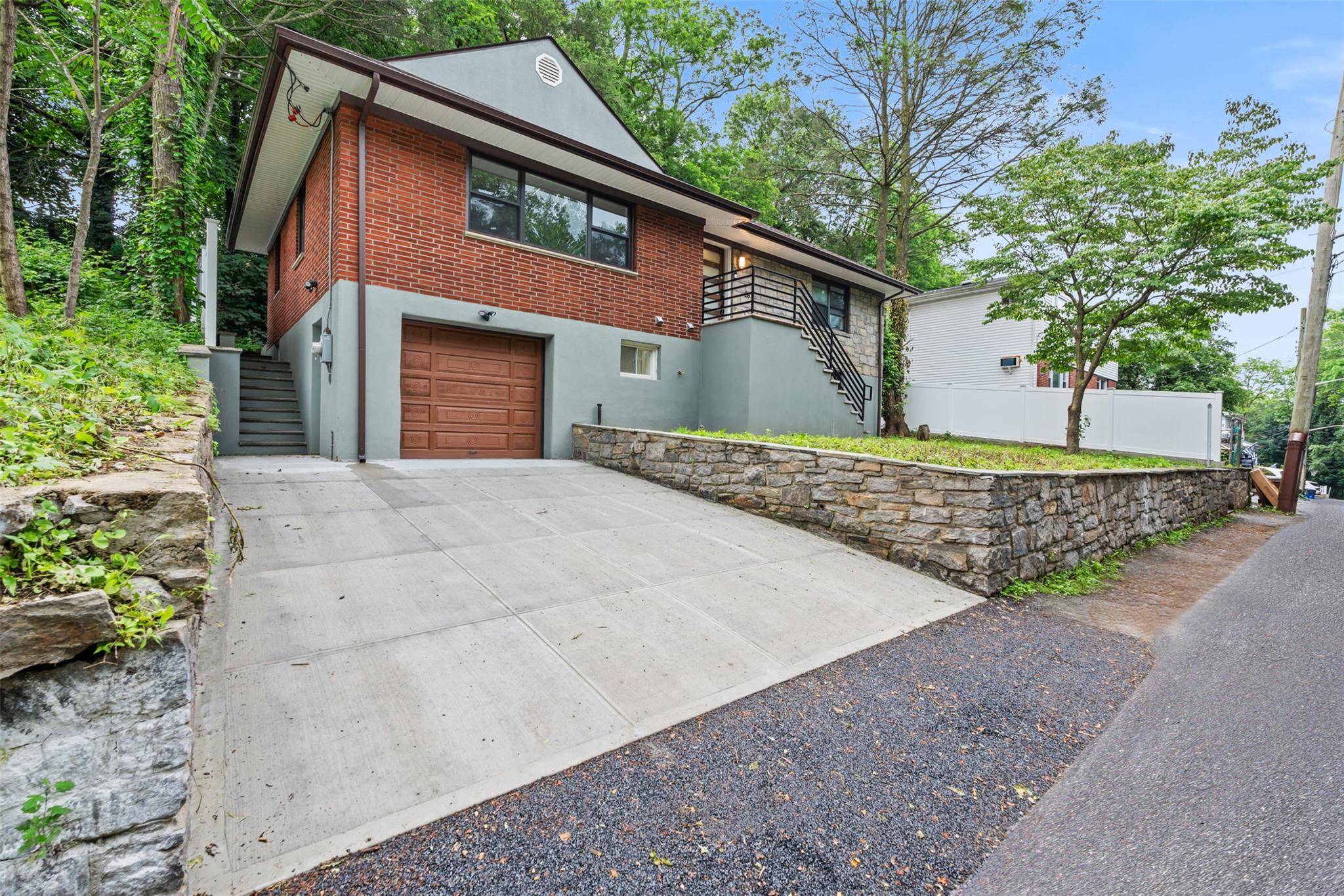 Yonkers, NY 10701,28 Woodycrest AVE