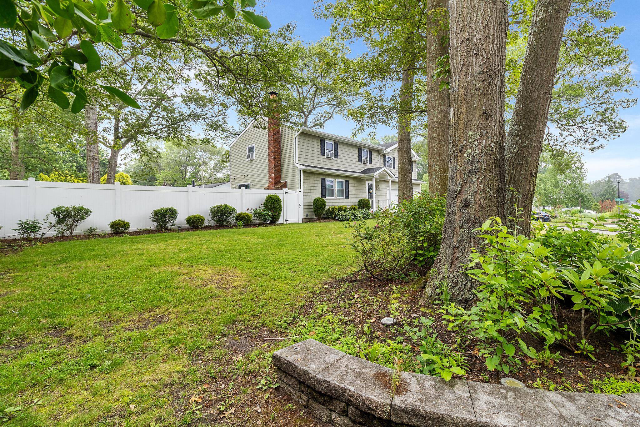 Ridge, NY 11961,40 Ridge Haven DR