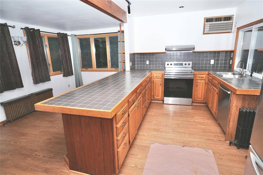 Cold Spring, NY 10516,23 Kemble AVE