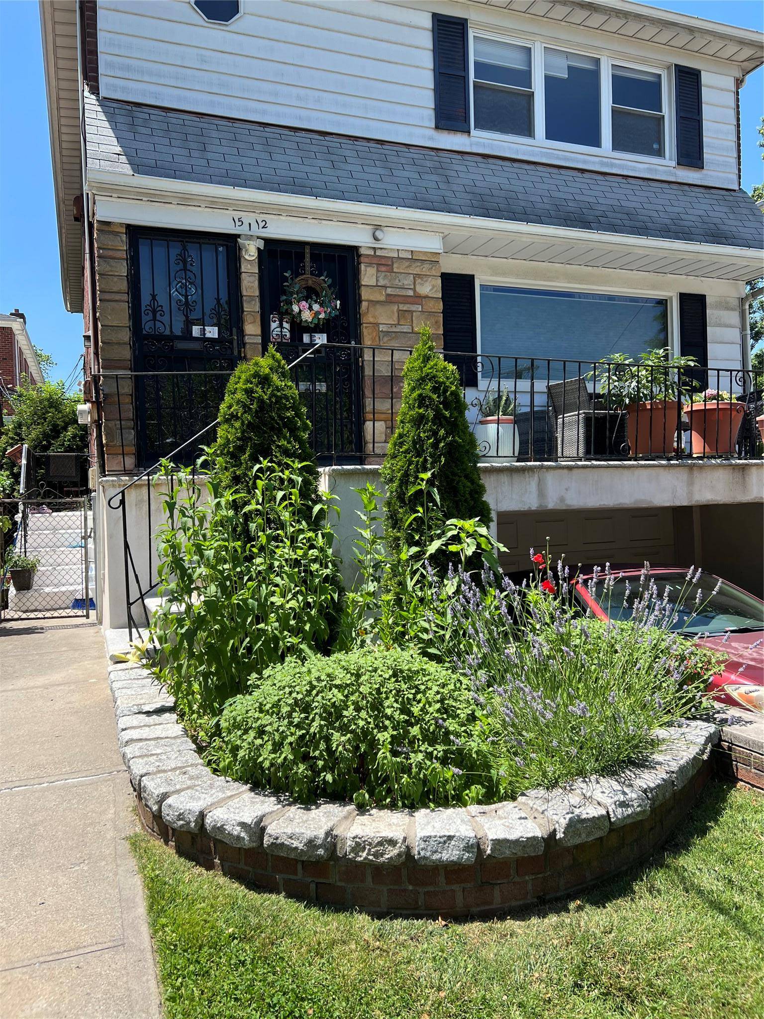 Bayside, NY 11360,15-12 201 ST