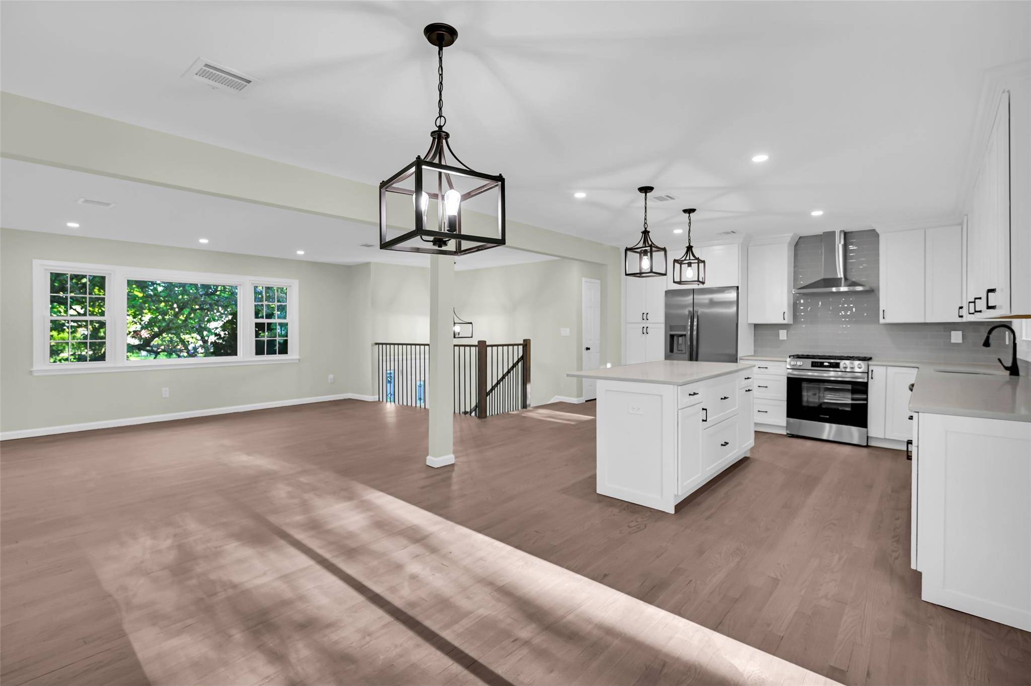 Bardonia, NY 10954,23 White Oak Ln