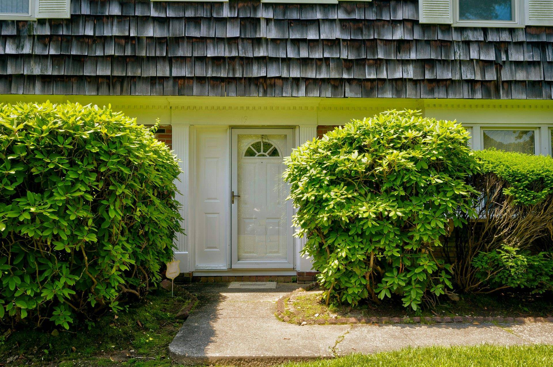 Dix Hills, NY 11746,19 Pettit DR