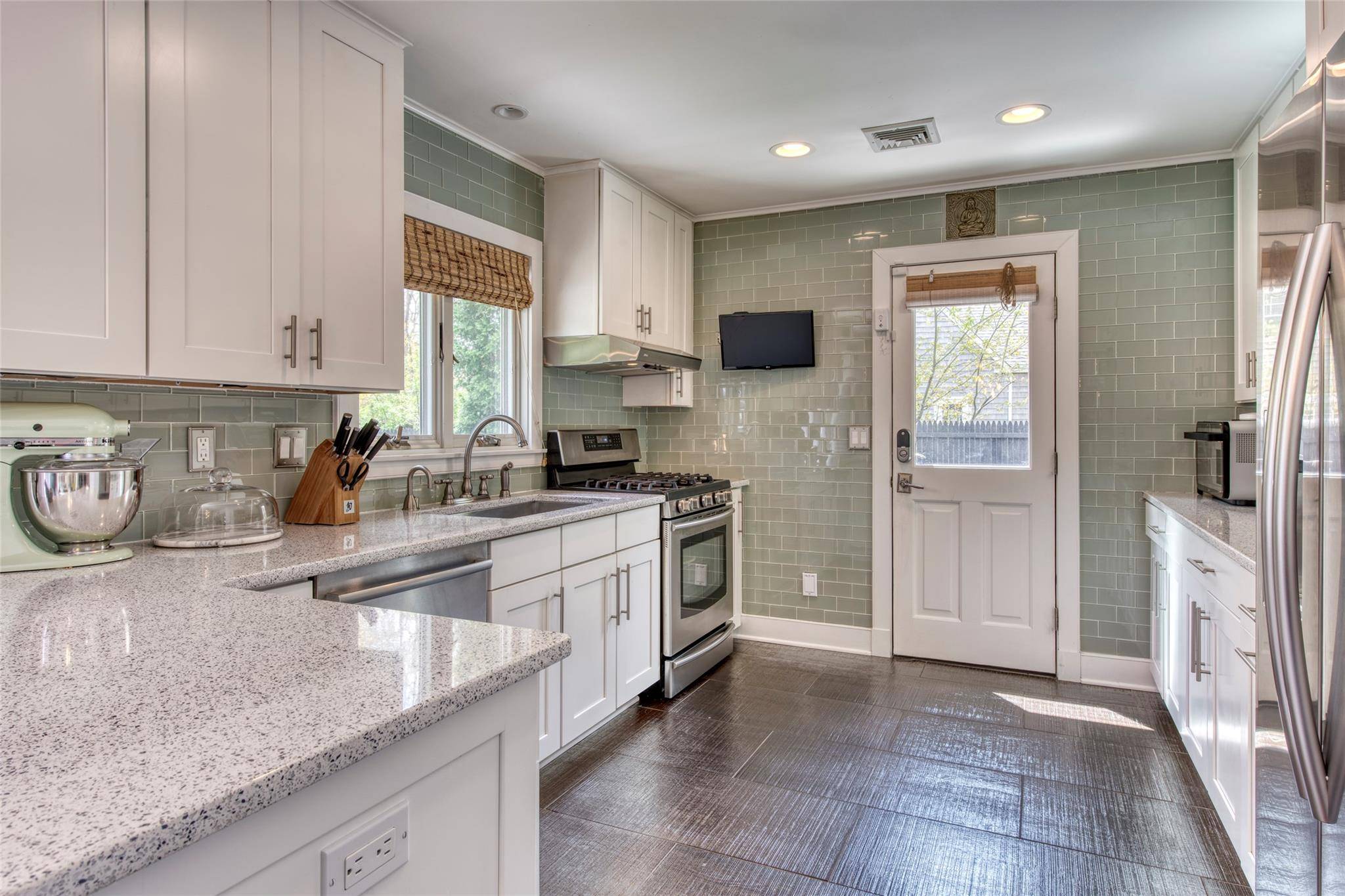 East Hampton, NY 11937,94 Hands Creek RD