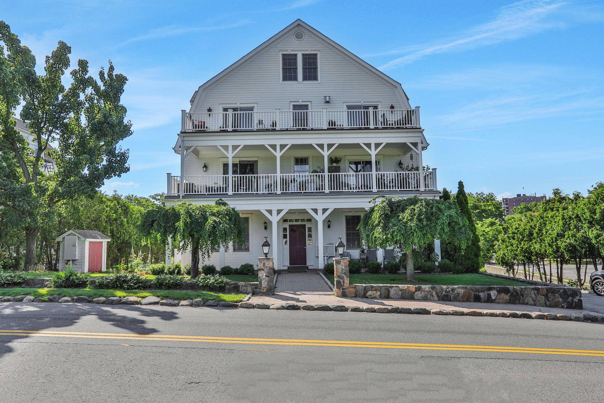 New Rochelle, NY 10805,2 Harbor Lane #301