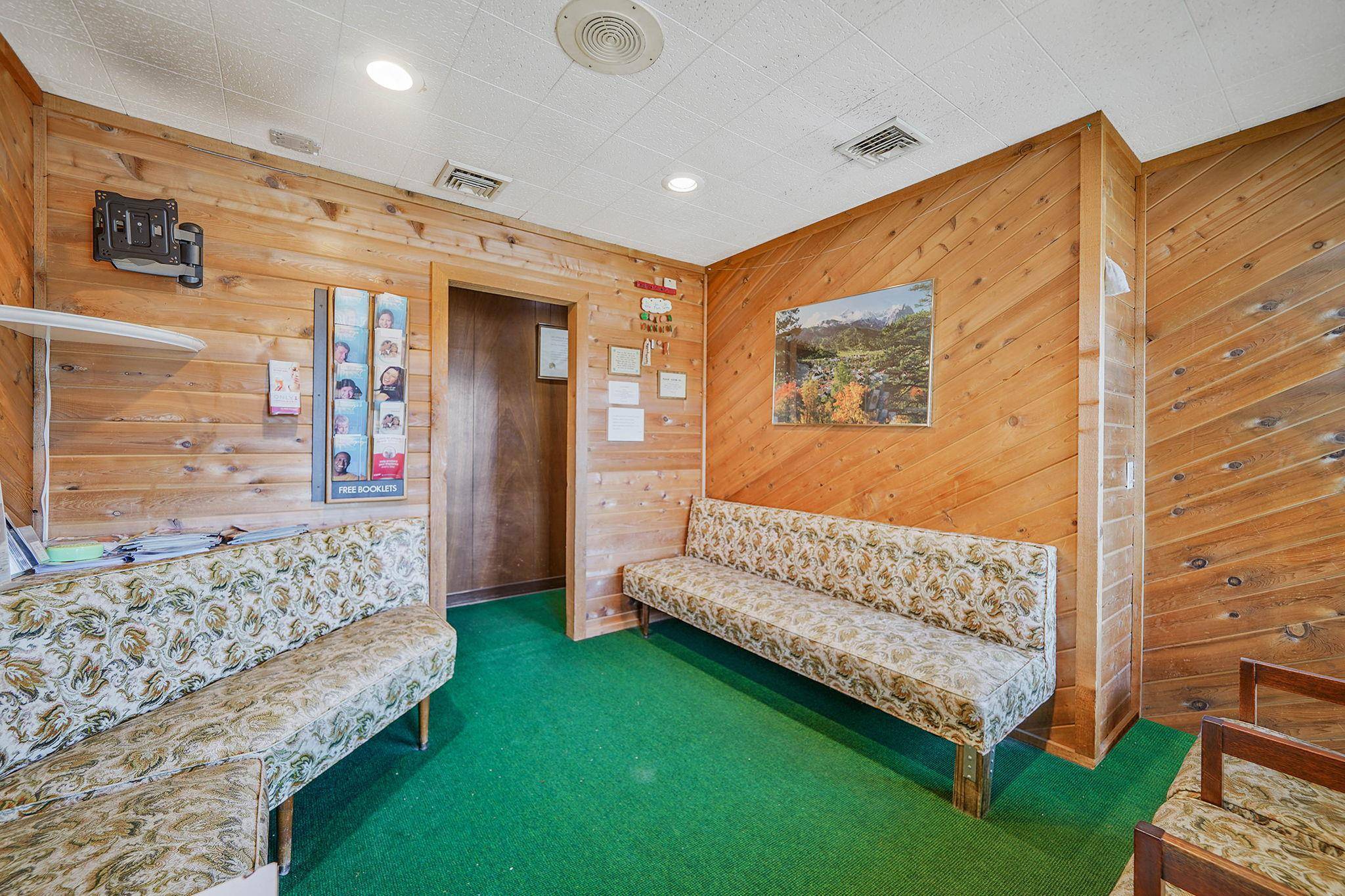 Hicksville, NY 11801,303 Woodbury RD