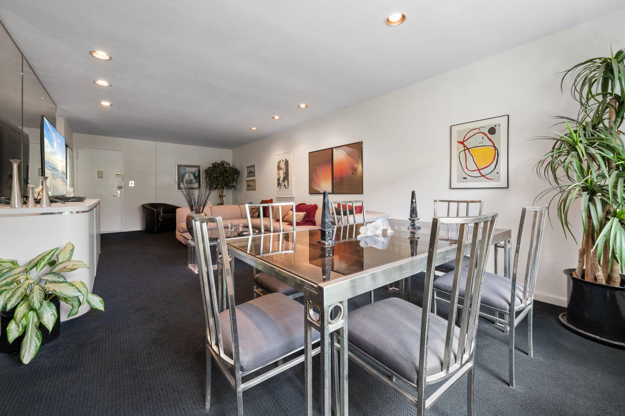 Great Neck, NY 11021,25 Chapel PL #2D