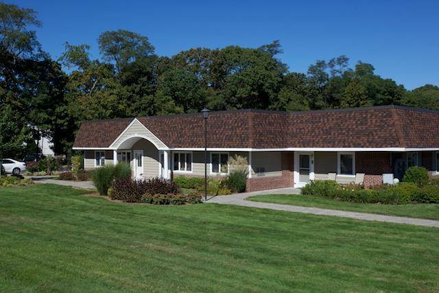 East Islip, NY 11730,255 E Main ST #30