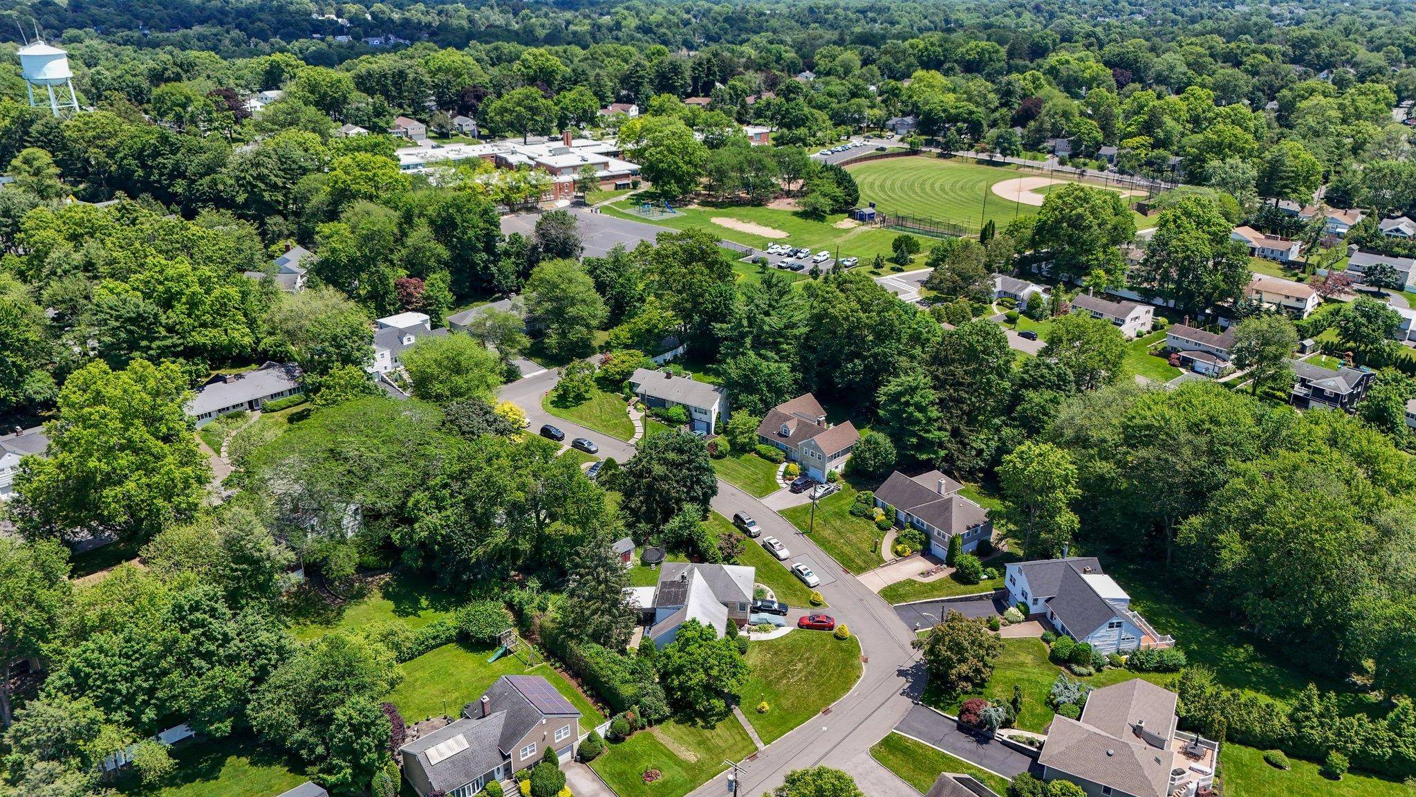 Scarsdale, NY 10583,63 Bonnie Meadow RD