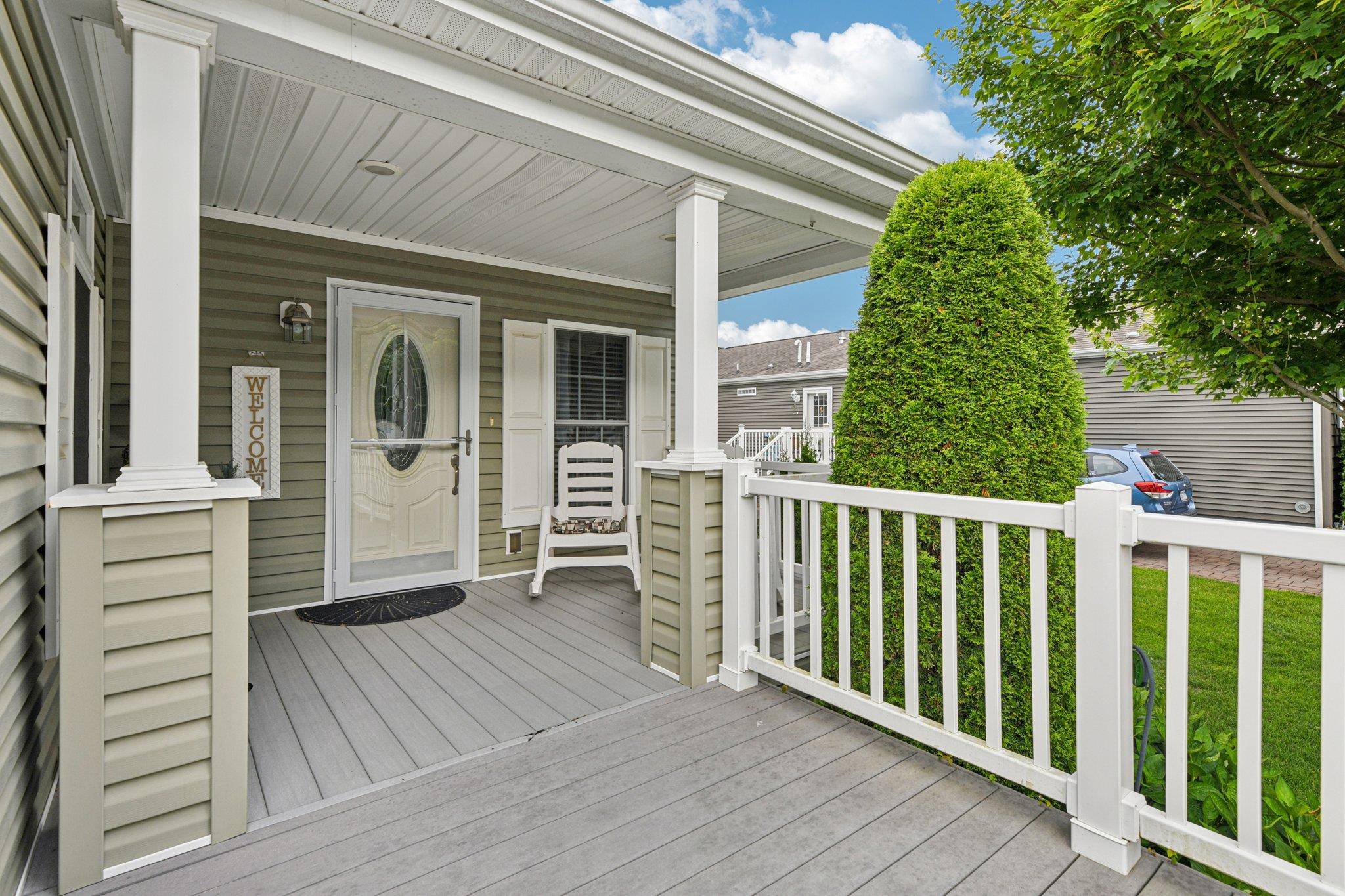 Riverhead, NY 11901,1661 Old Country RD #543