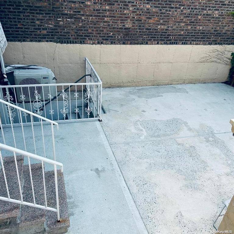 Brooklyn, NY 11203,5102 Beverley RD