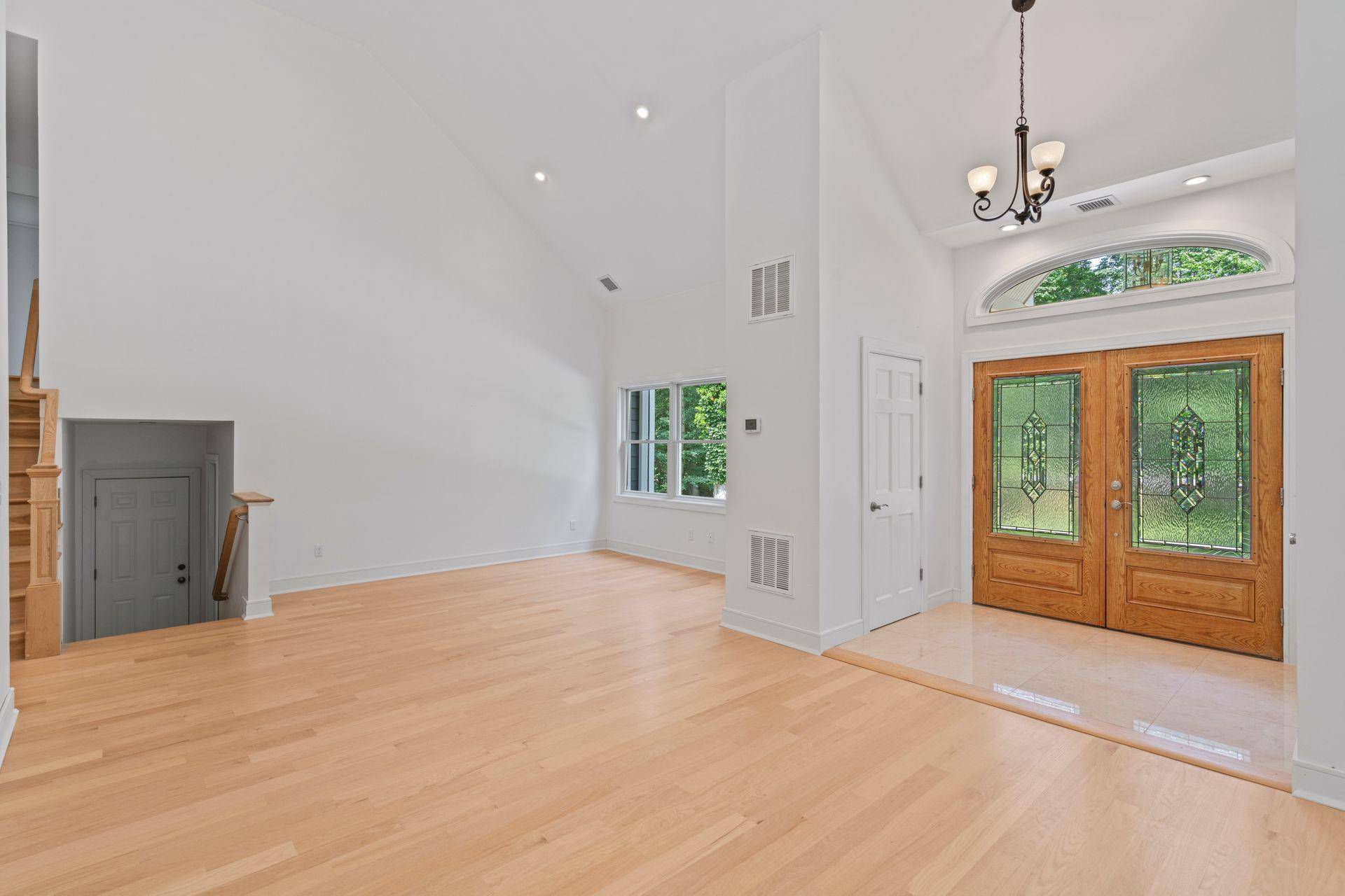Saint James, NY 11780,18 Wilderness RD