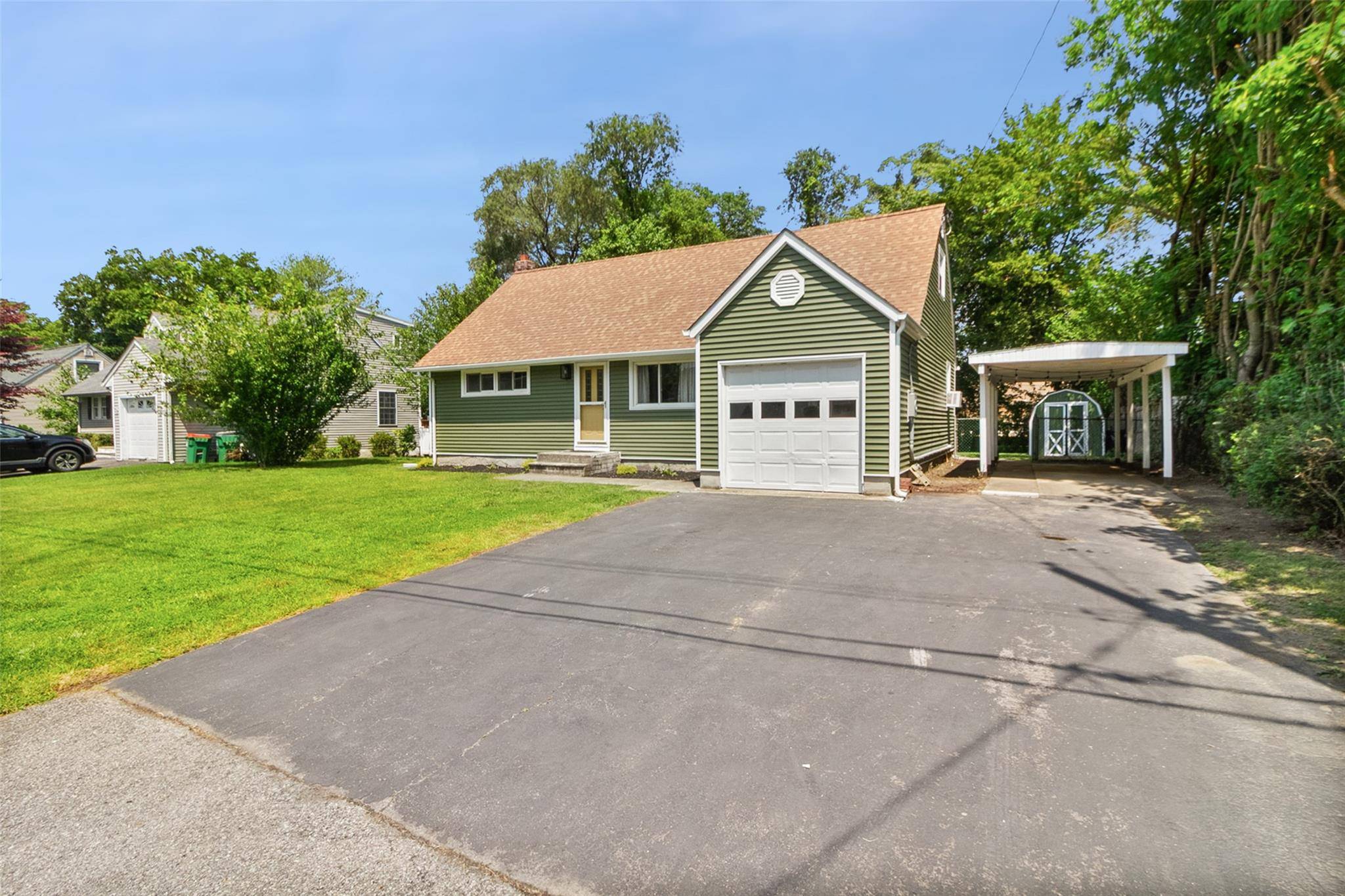 Wappingers Falls, NY 12590,2 Honey LN