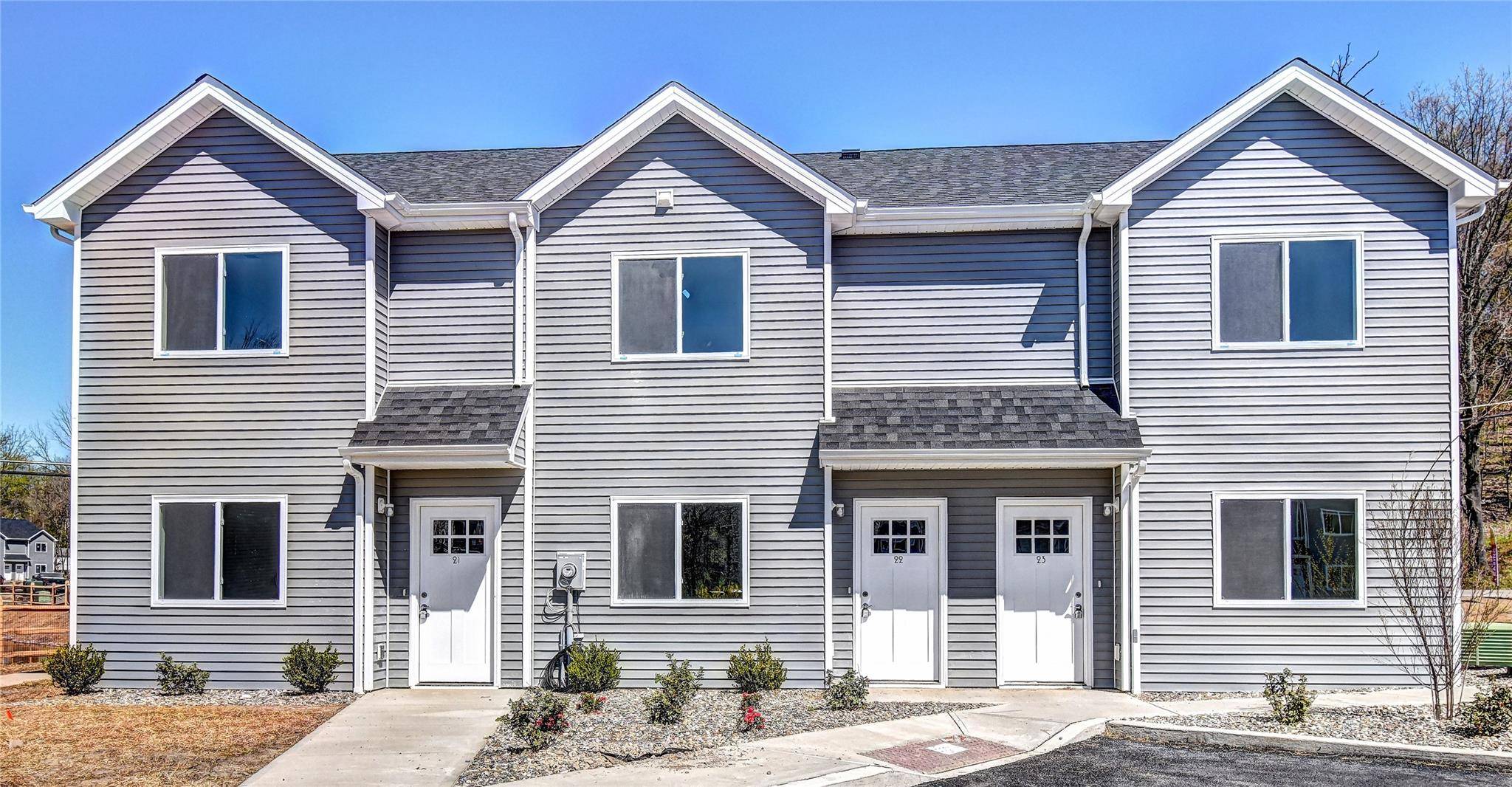Saugerties, NY 12477,30 MOKA PL