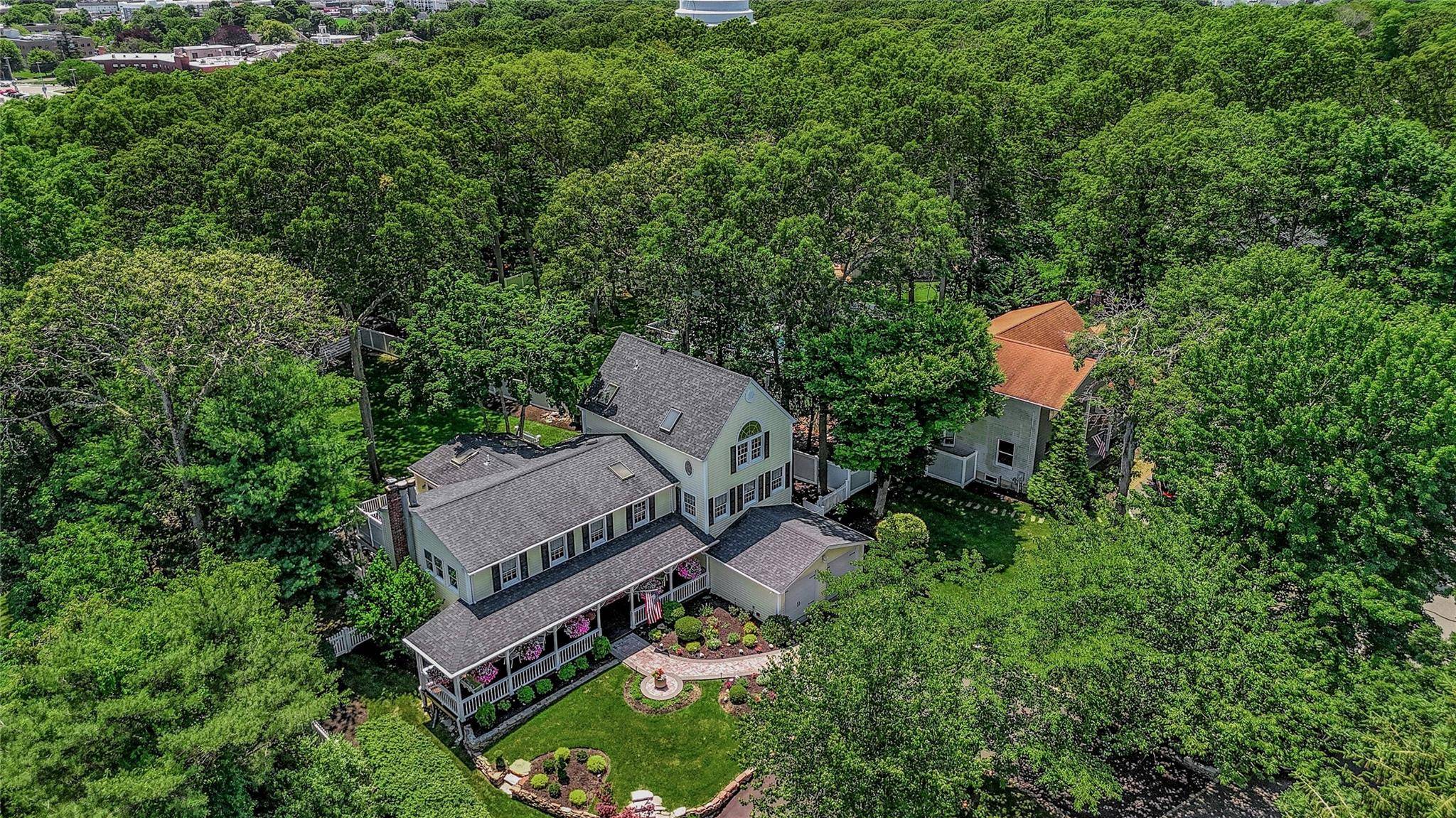 Port Jefferson, NY 11777,712 Brewster DR