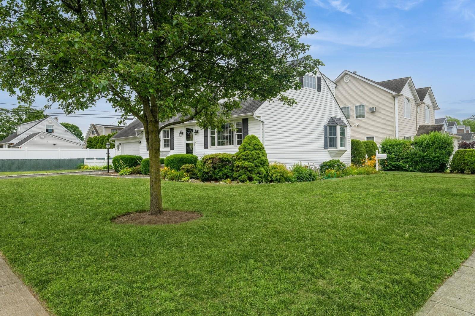 Hicksville, NY 11801,113 Wilfred BLVD