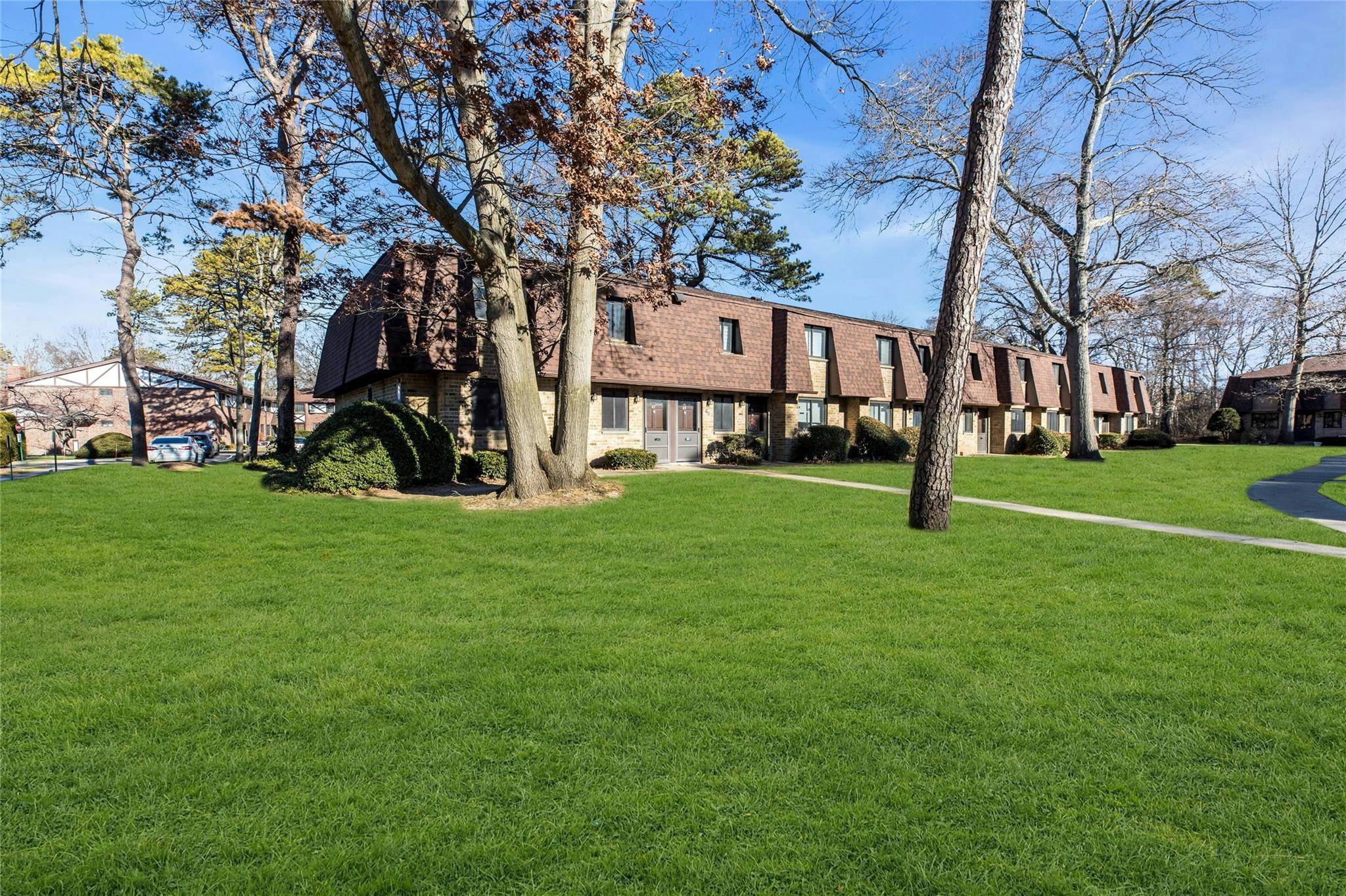 Bay Shore, NY 11706,35 Newbrook #35