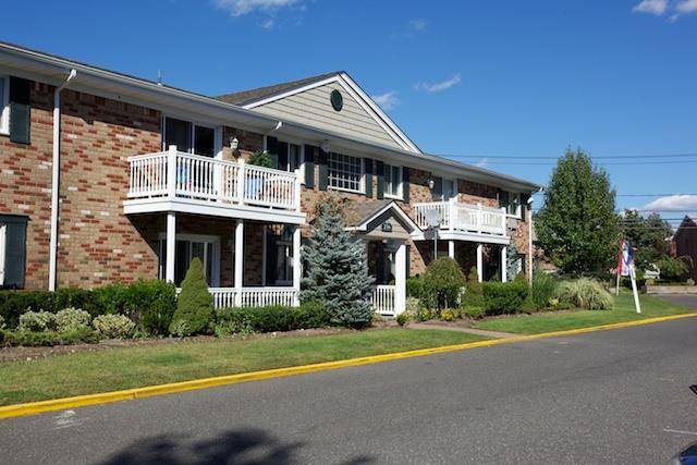 Sayville, NY 11782,196 Lakeland AVE #E-7