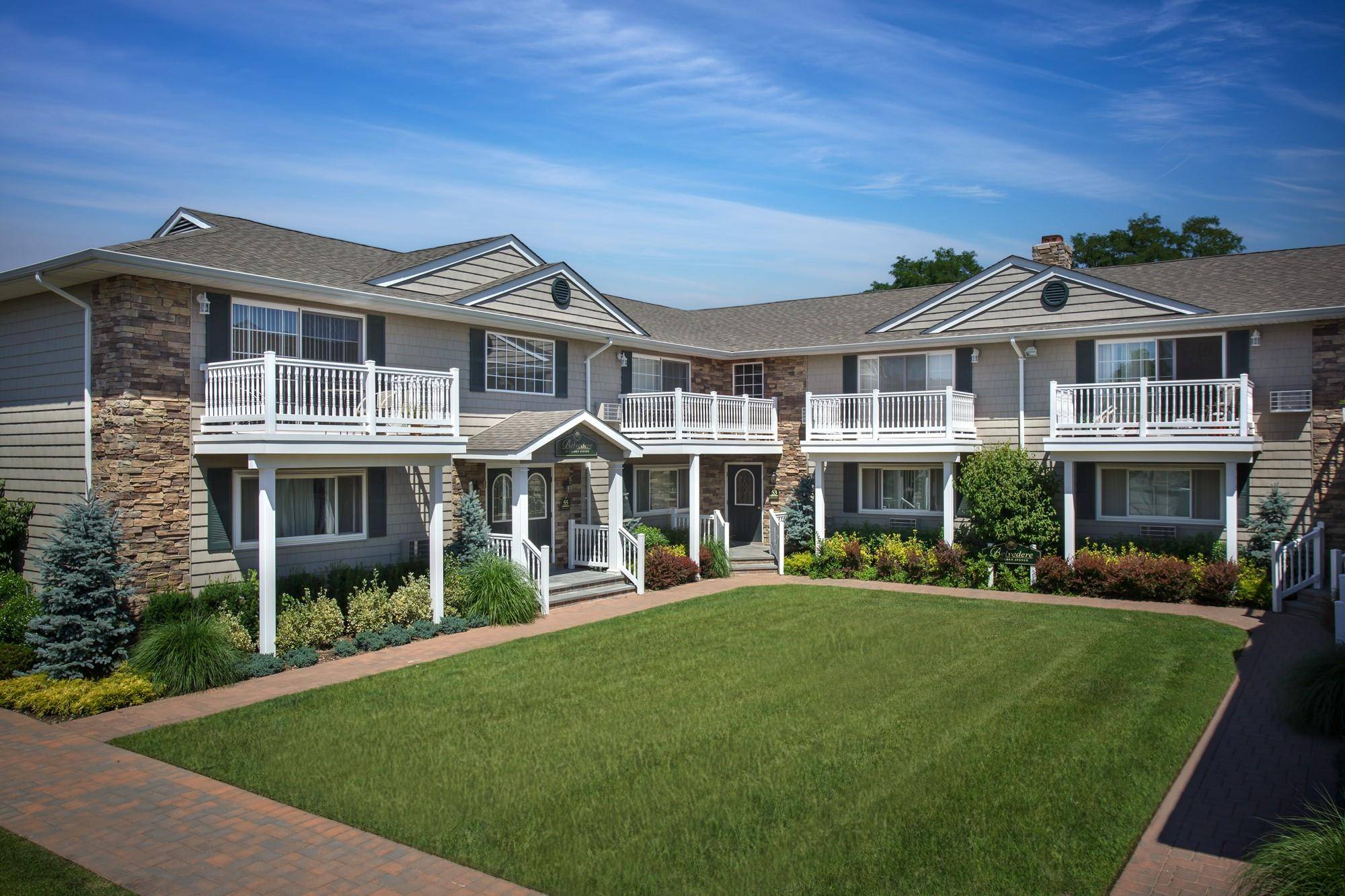 Deer Park, NY 11729,33 Golden AVE #E07