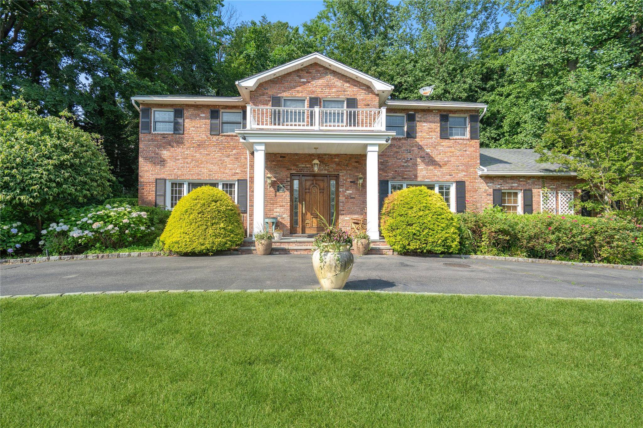 East Hills, NY 11576,180 Peach DR