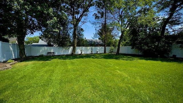 Hicksville, NY 11801,17 Burkland LN