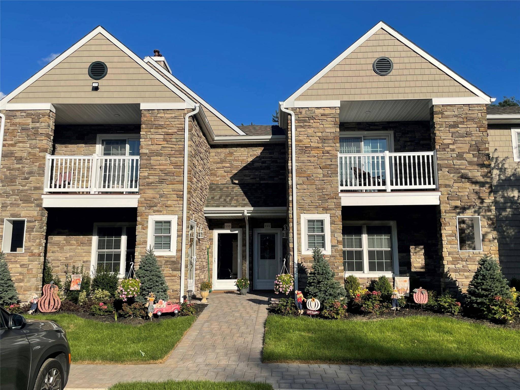 Holbrook, NY 11741,1000 Saddle Rock RD #2010