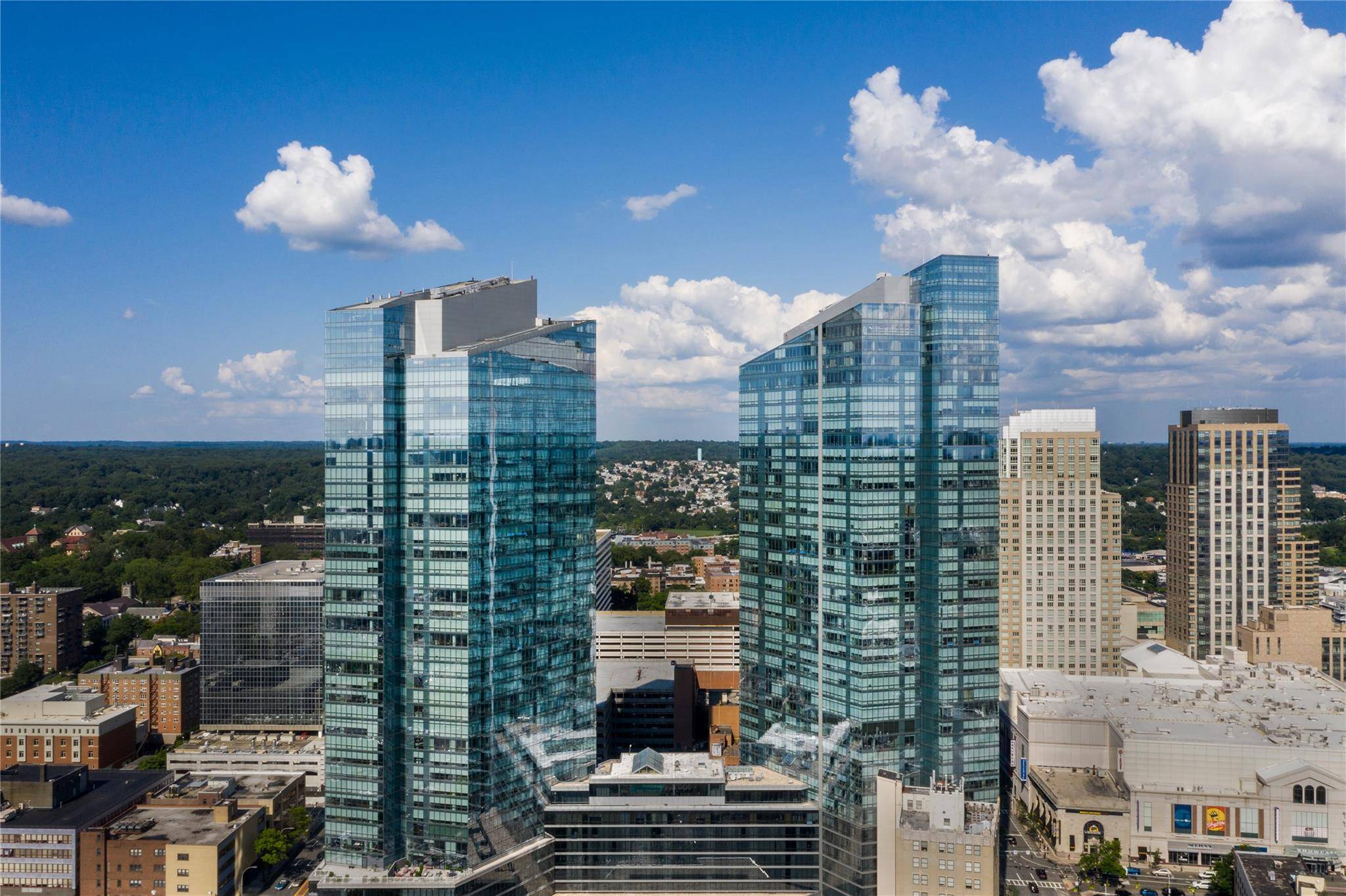 White Plains, NY 10601,5 Renaissance SQ #PH9E