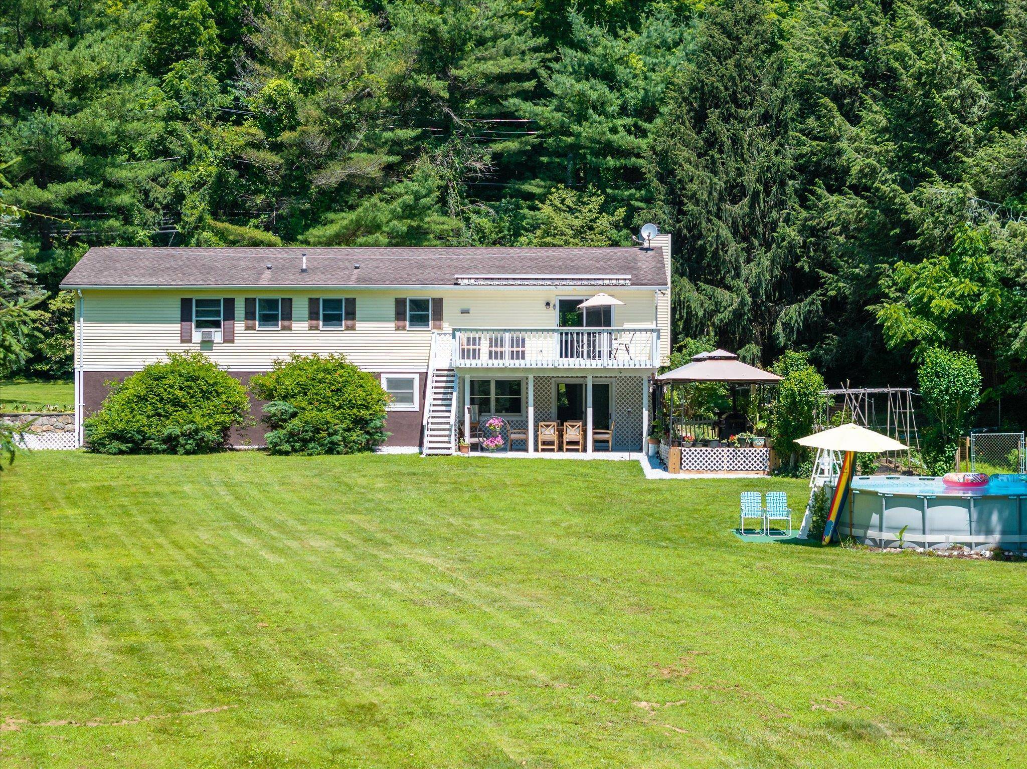 Putnam Valley, NY 10579,542 Peekskill Hollow RD