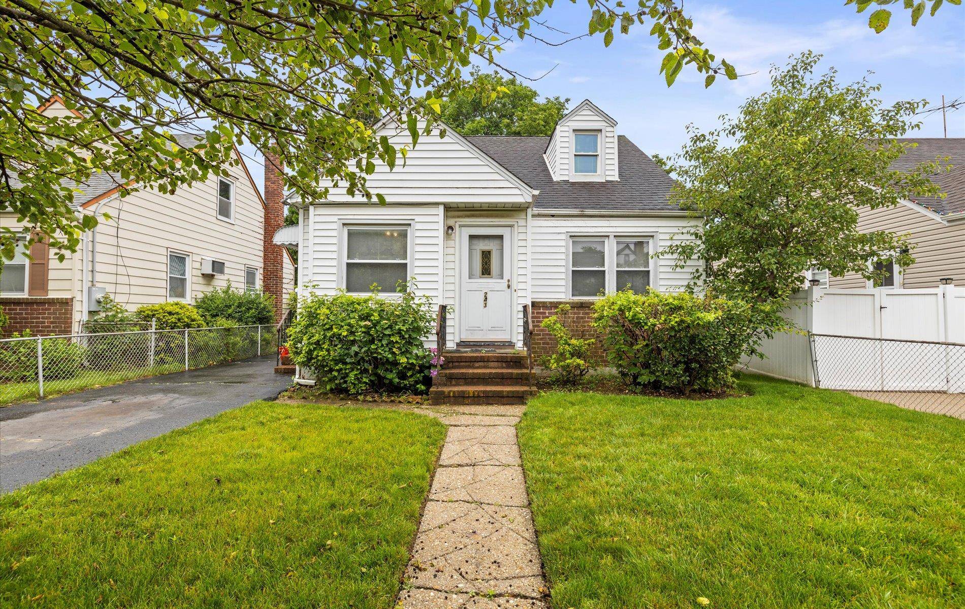 West Hempstead, NY 11552,243 Ivy ST
