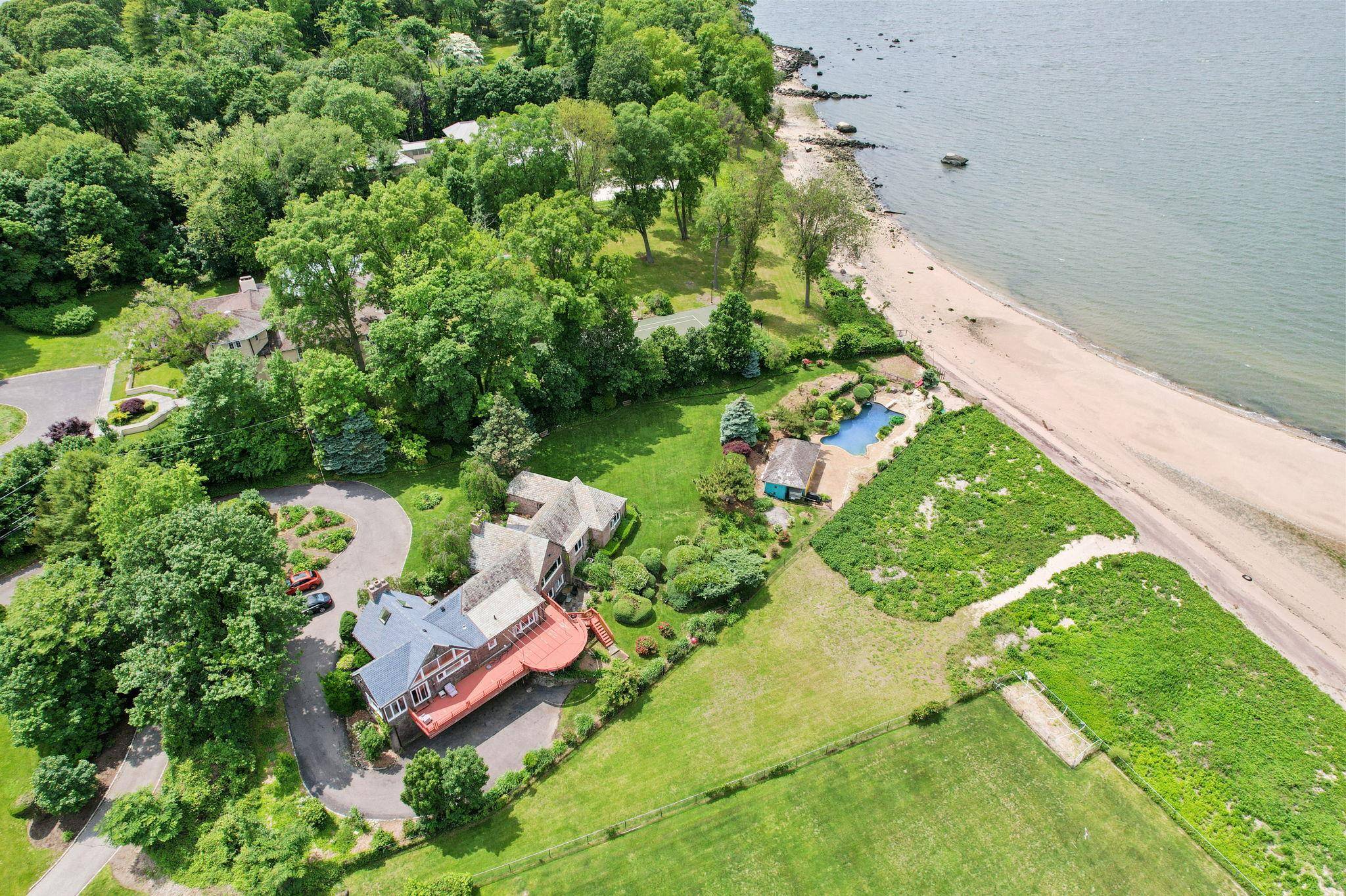 Port Washington, NY 11050,69 Cornwells Beach Road